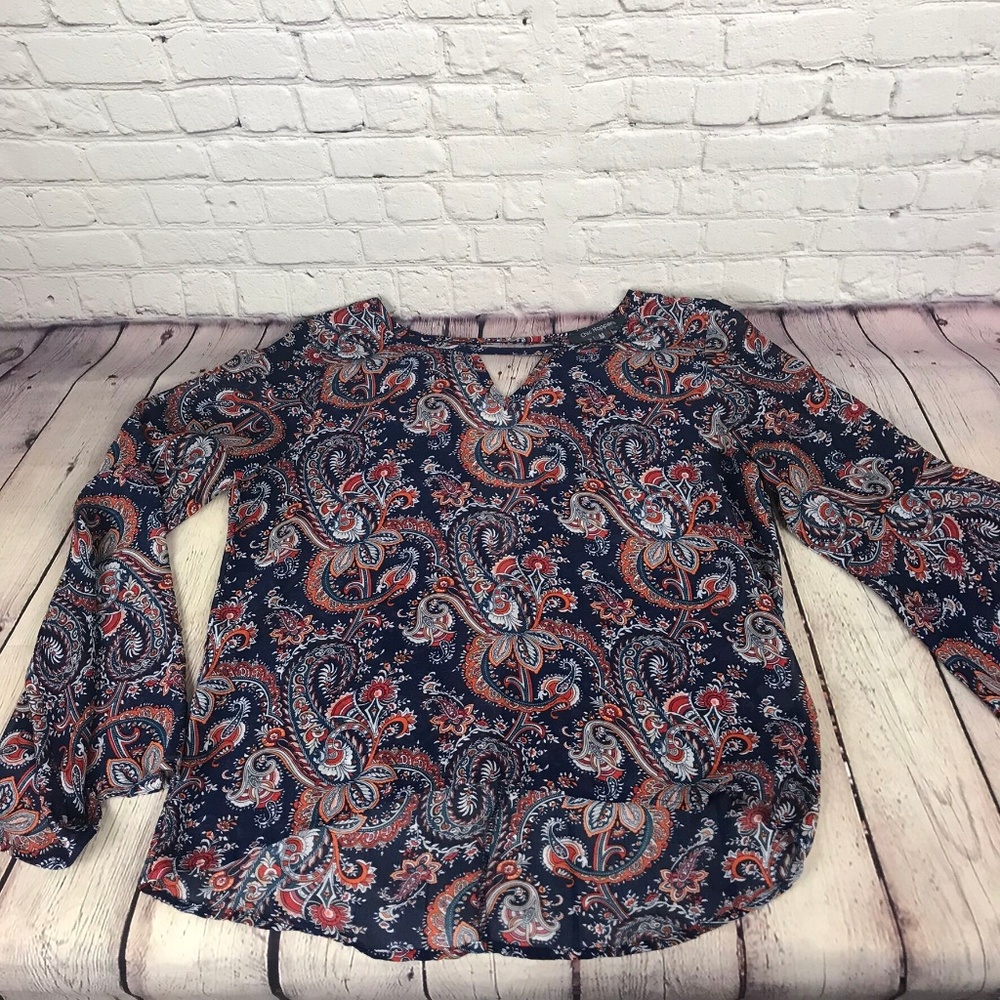 Chic Happens Long Bell Sleeve Paisley Blouse Sz M